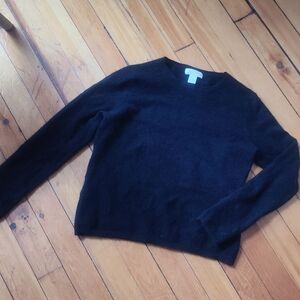 Peck & Peck Black Crew Neck Cashmere Sweater